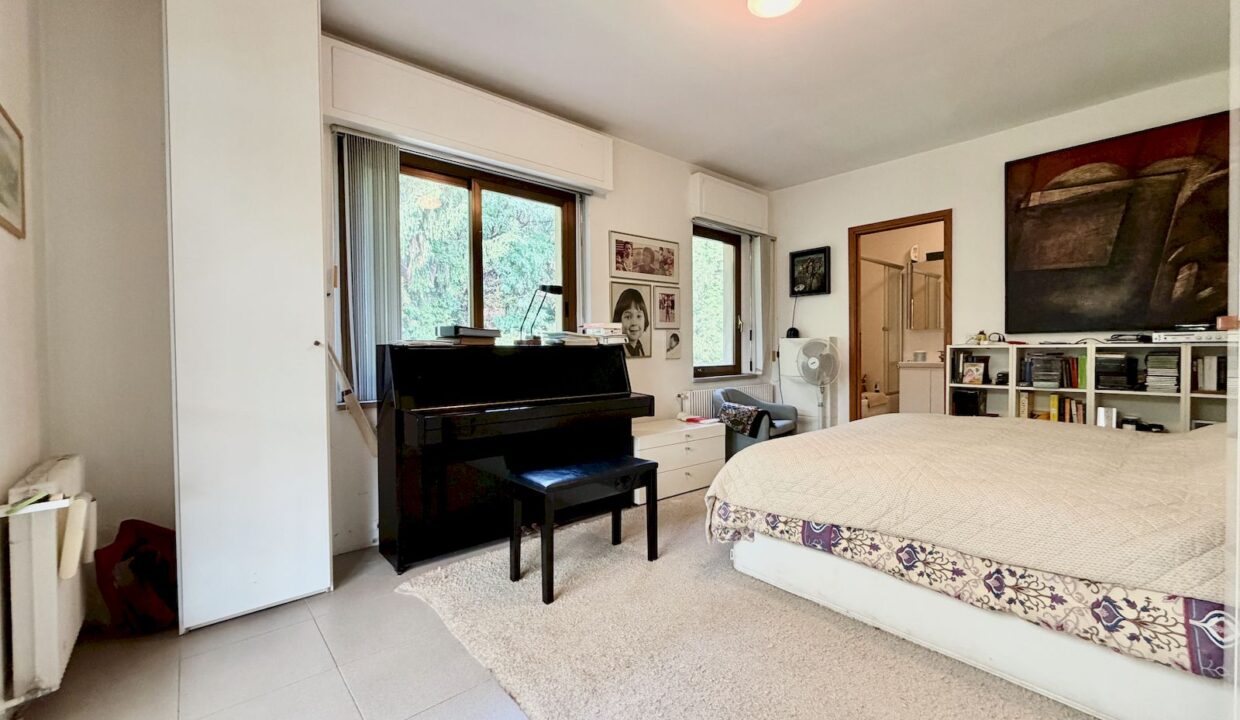 Villa with Swimming Pool, Garden and Lake View - Pianello Lario