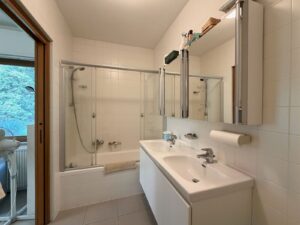 Villa with Swimming Pool, Garden and Lake View - Pianello Lario