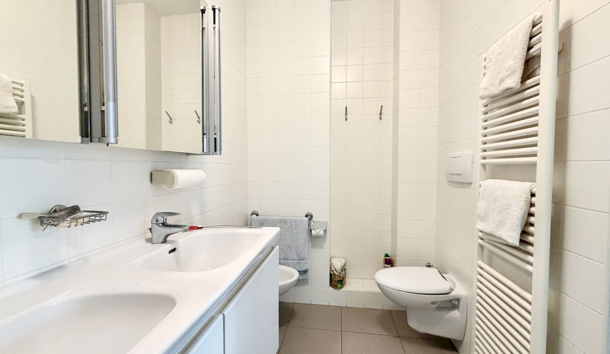 Villa with Swimming Pool, Garden and Lake View - Pianello Lario
