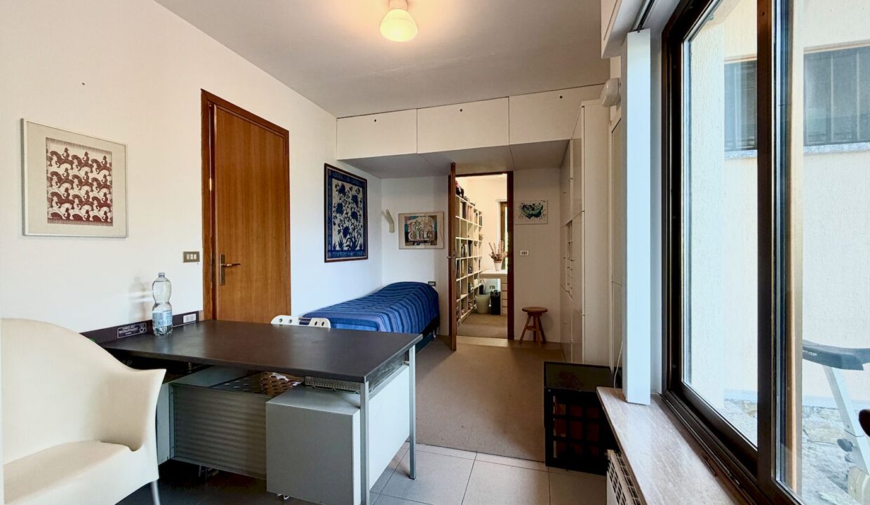 Villa with Swimming Pool, Garden and Lake View - Pianello Lario