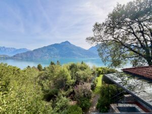 Villa with Swimming Pool, Garden and Lake View - Pianello Lario