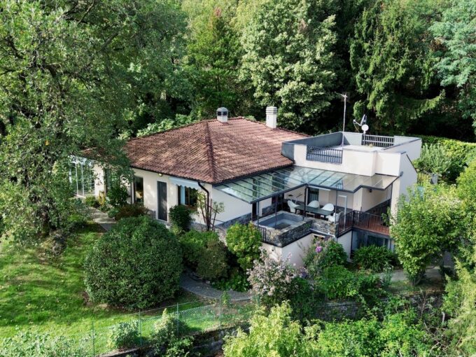 Villa with Swimming Pool, Garden and Lake View - Pianello Lario