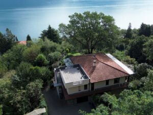 Villa with Swimming Pool, Garden and Lake View - Pianello Lario