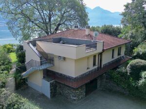 Villa with Swimming Pool, Garden and Lake View - Pianello Lario