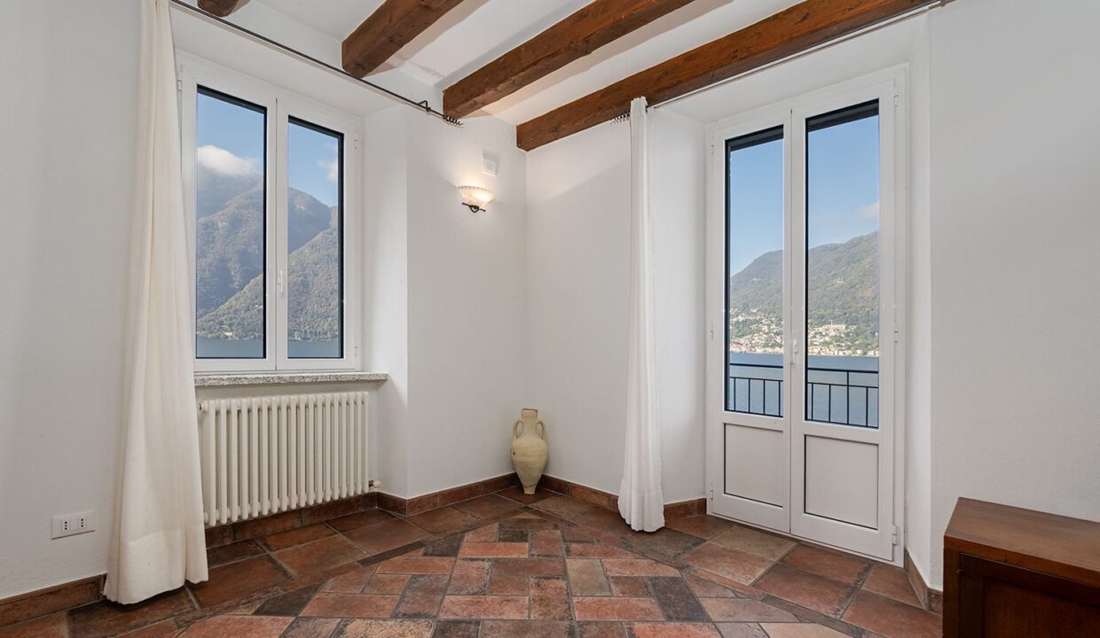 Lake Como Lezzeno Exclusive Waterfront Property